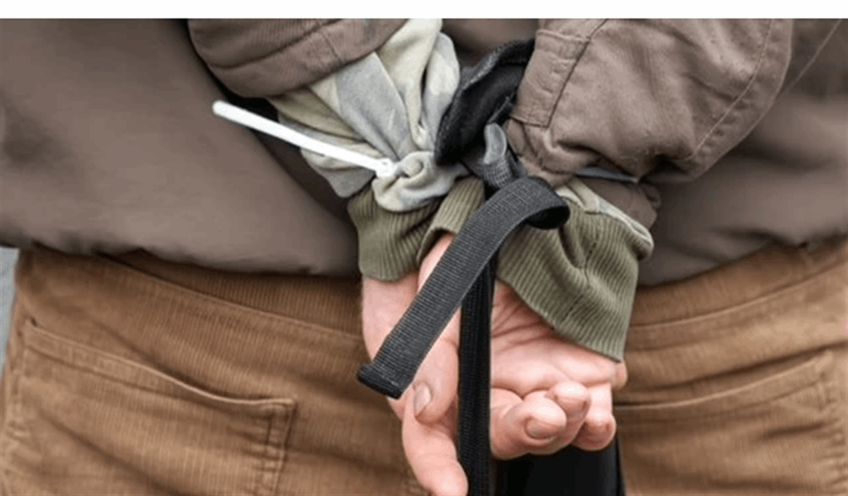 &quot;تجاهل ملف أسراه في المفاوضات&quot;.. الحزب مستاء من حماس