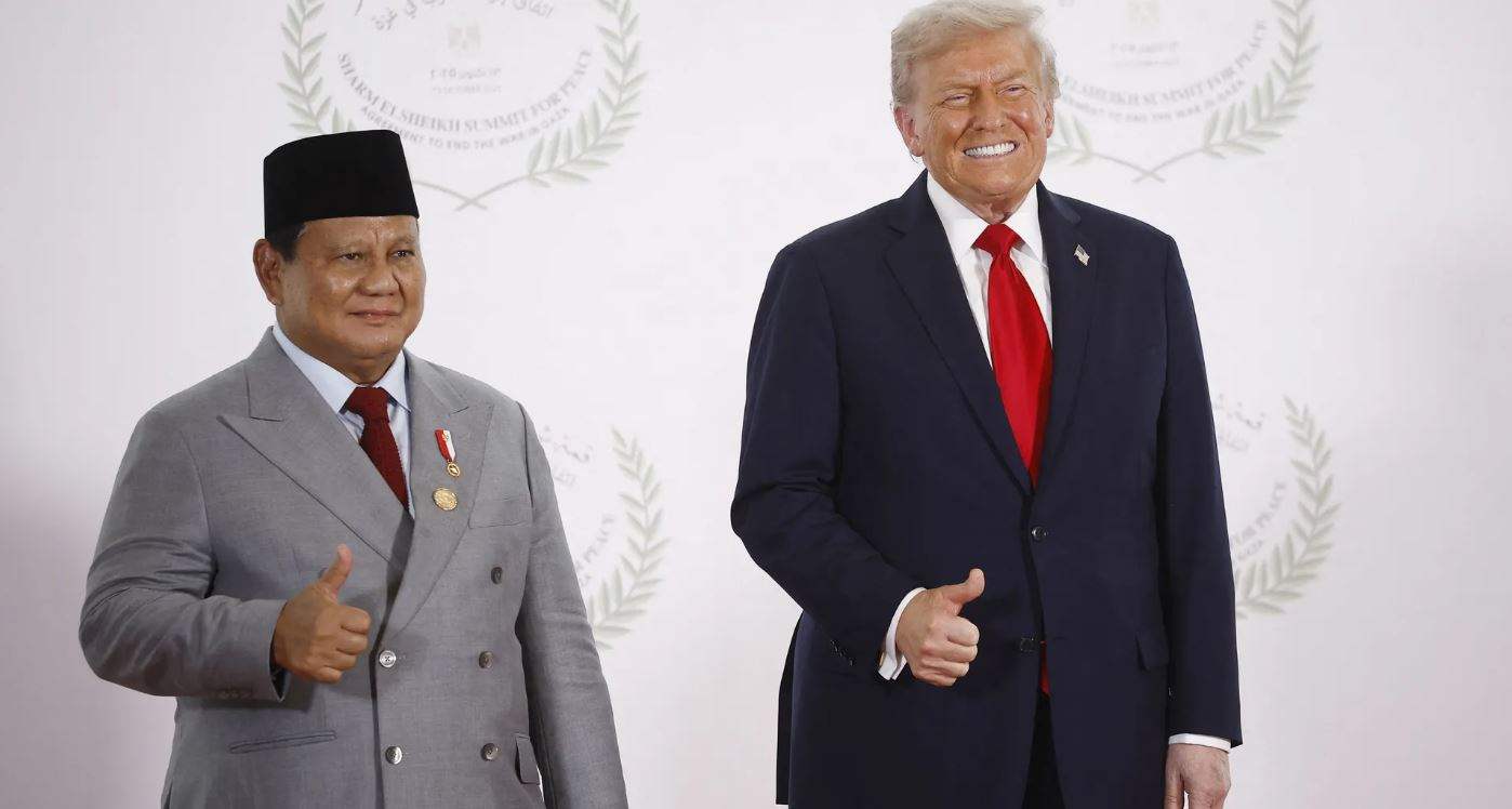 &quot;ميكروفون مفتوح&quot; يكشف طلب رئيس إندونيسيا من ترامب (فيديو)