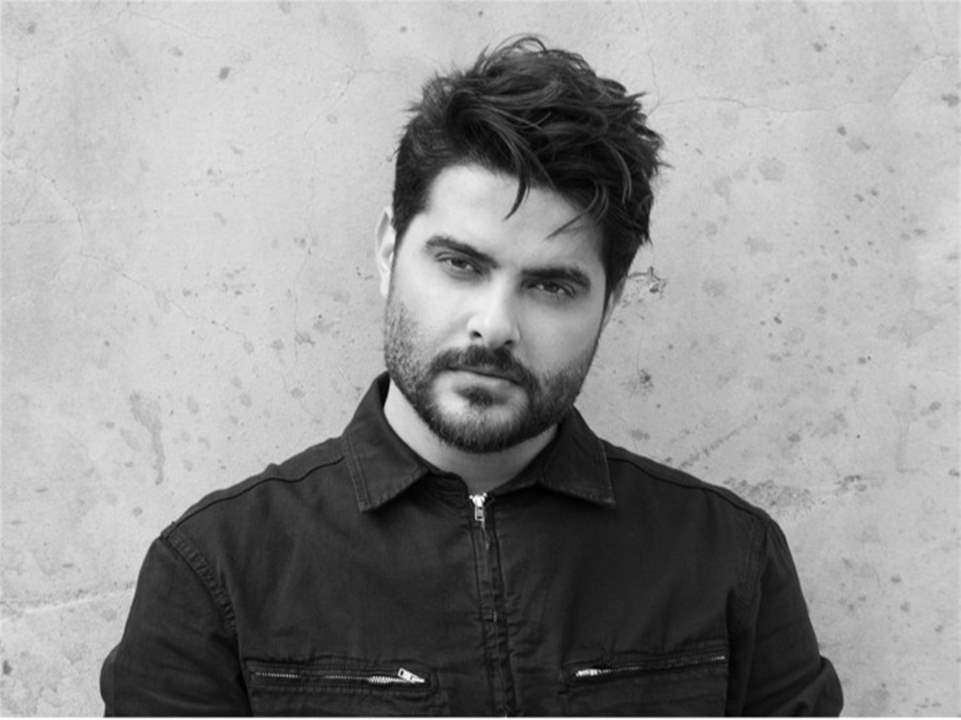 كاريس بشّار وناصيف زيتون بين الأسماء المنضمّة حديثًا إلى نقابة الفنانين في سوريا