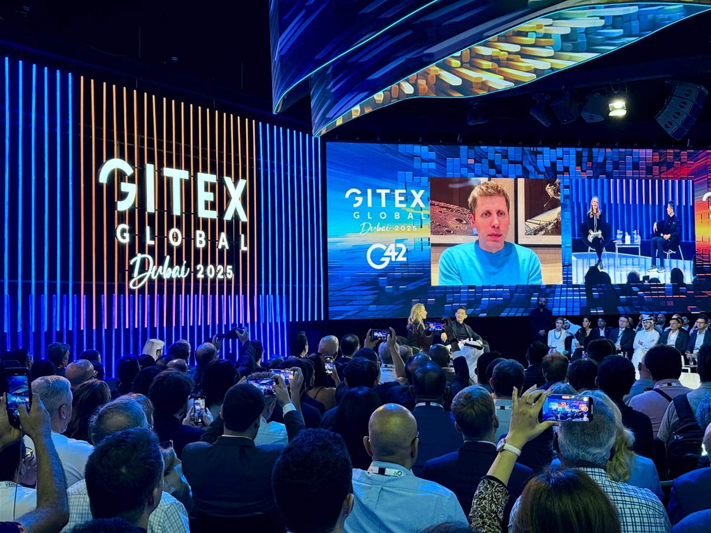 &quot;عبر 500 سؤال&quot;.. ChatGPT صمم منزل الشيخ طحنون بن زايد 