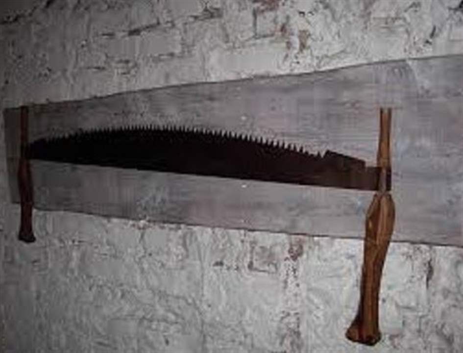 جريمة المنشار.. استدرج صديقه وهذا ما حصل! 