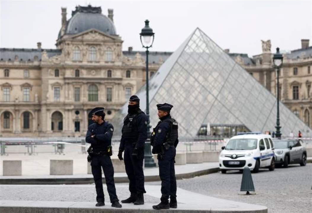 فرنسا تبحث عن المتورطين.. متحف &quot;اللوفر&quot; يشغل العالم! 