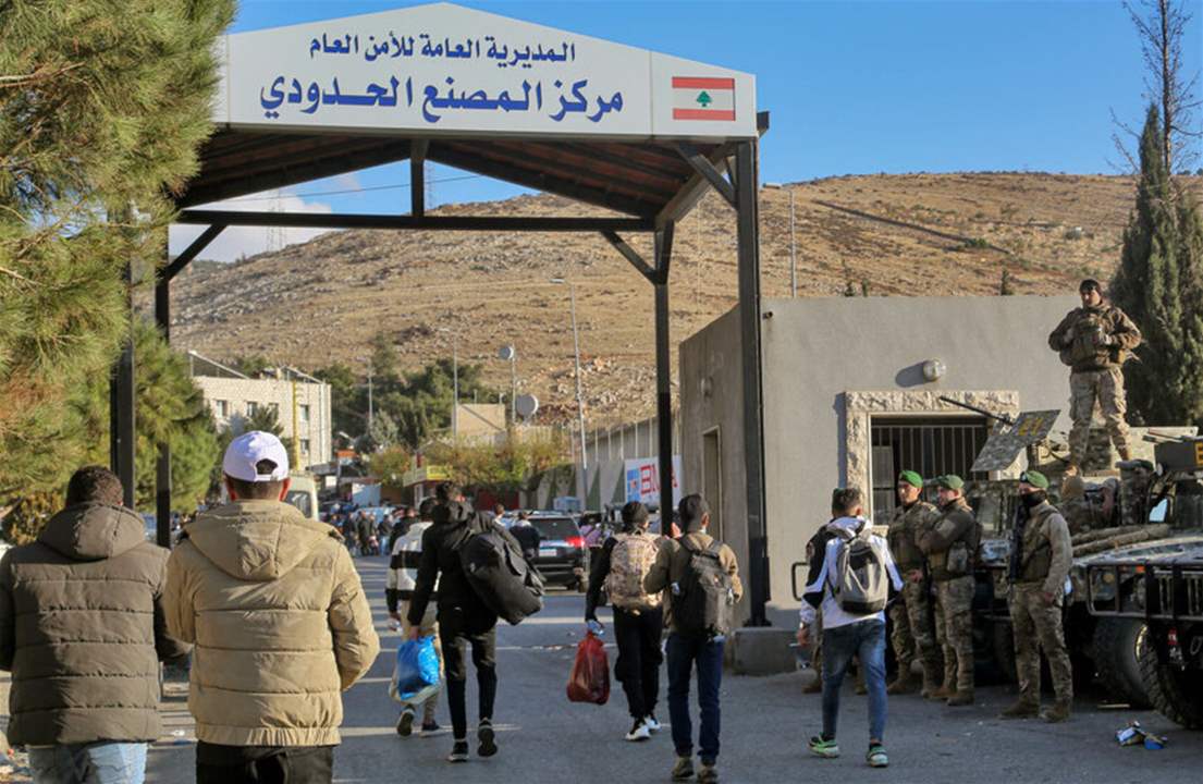 عودة طوعية لـ20 عائلة سورية من لبنان إلى دمشق | شاهد الفيديو