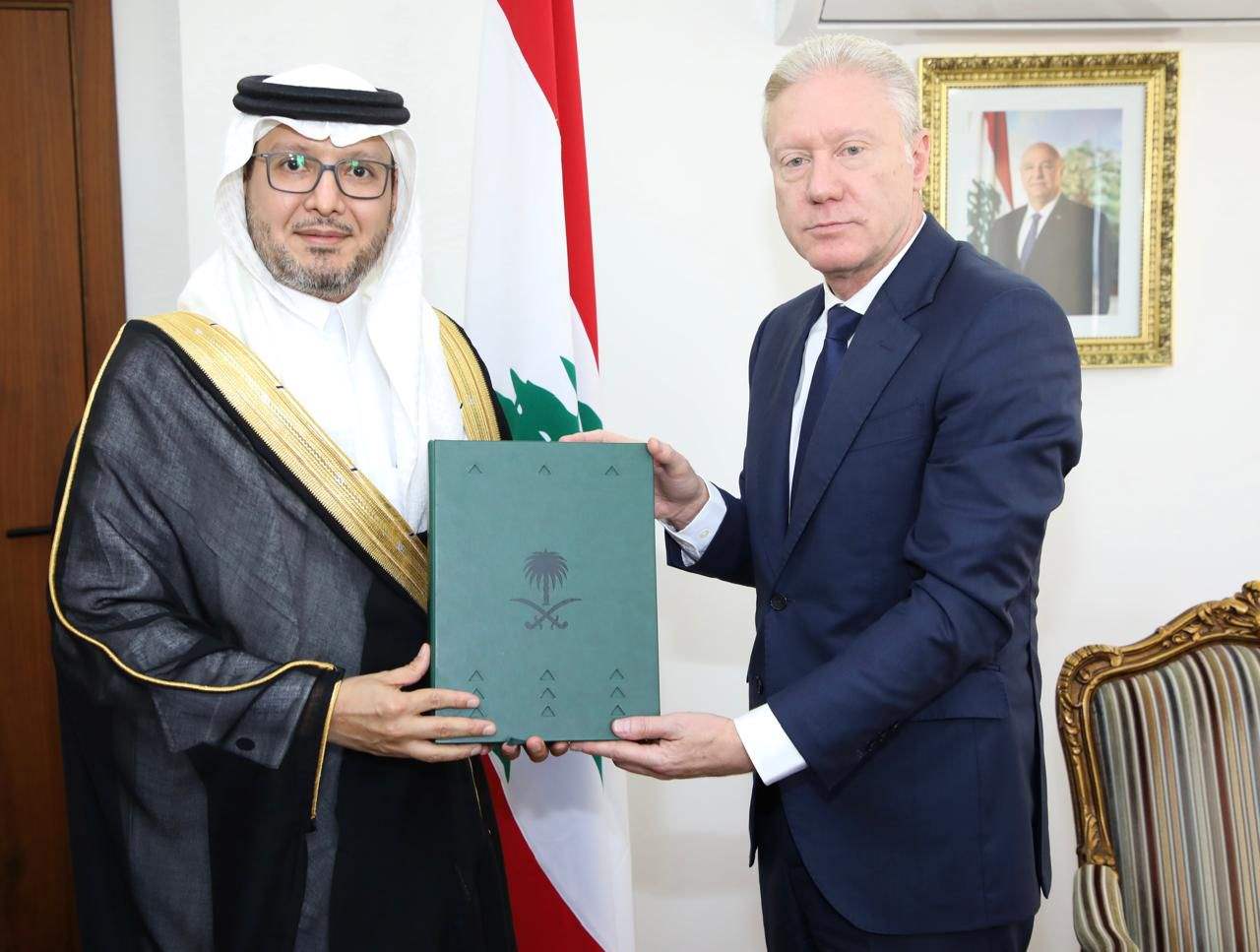 السفير وليد بخاري يدعو لبنان للمشاركة في "إكسبو الرياض 2030" 