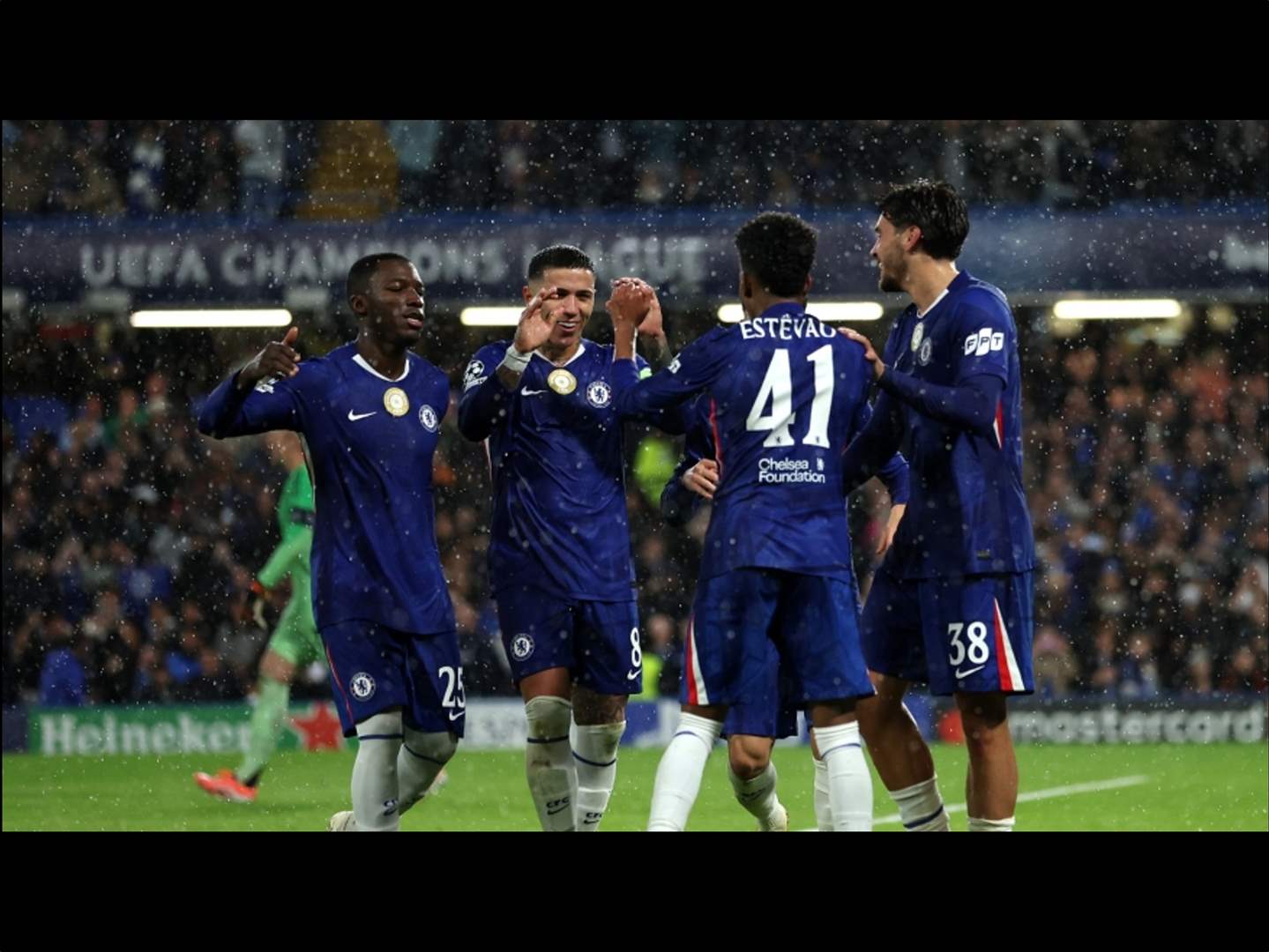 ثلاثيٌّ مراهق يصنع التاريخ في تشيلسي