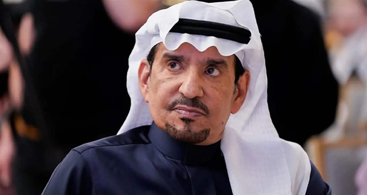 عبد الله السدحان يخرج عن صمته ويرد بحزم على انتقادات ظهوره مع زوجته 