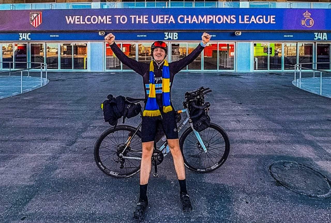 مشجّع بلجيكي سافر إلى مدريد بالدراجة لحضور فريقه