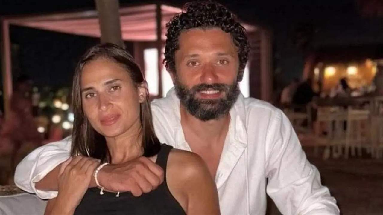 كريم محمود عبد العزيز يُرسل عقد الطلاق الرسمي لزوجته آن الرفاعي