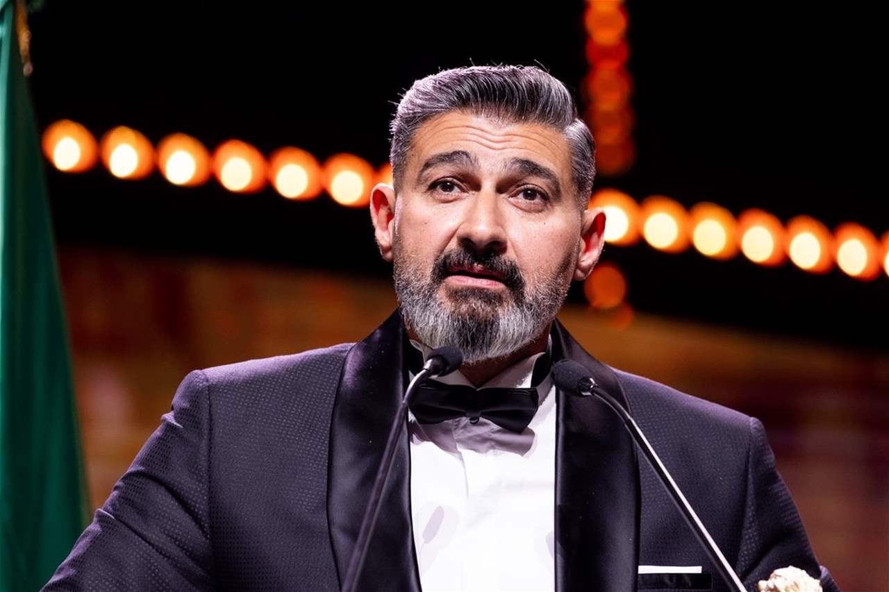 ياسر جلال يثير الجدل بعد حديثه عن الجيـ ـش الجزائري في مهرجان وهران الدولي