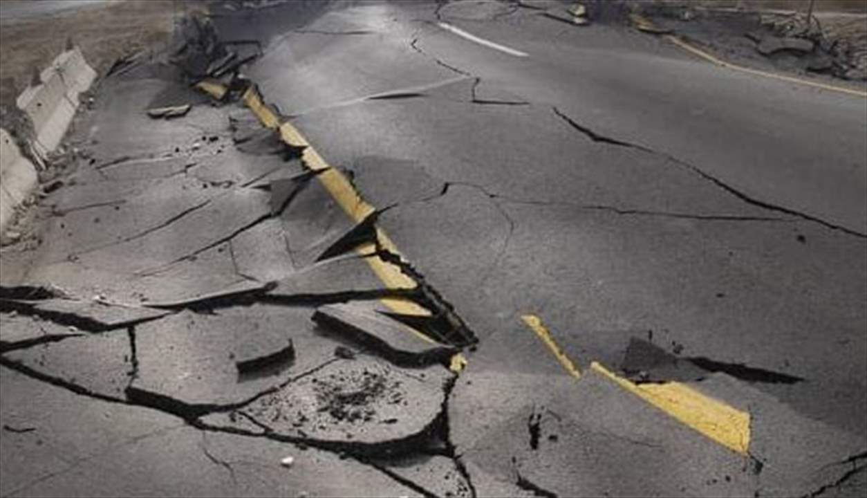 بعد الهزة.. الدفاع المدني في مهمات ميدانية! 