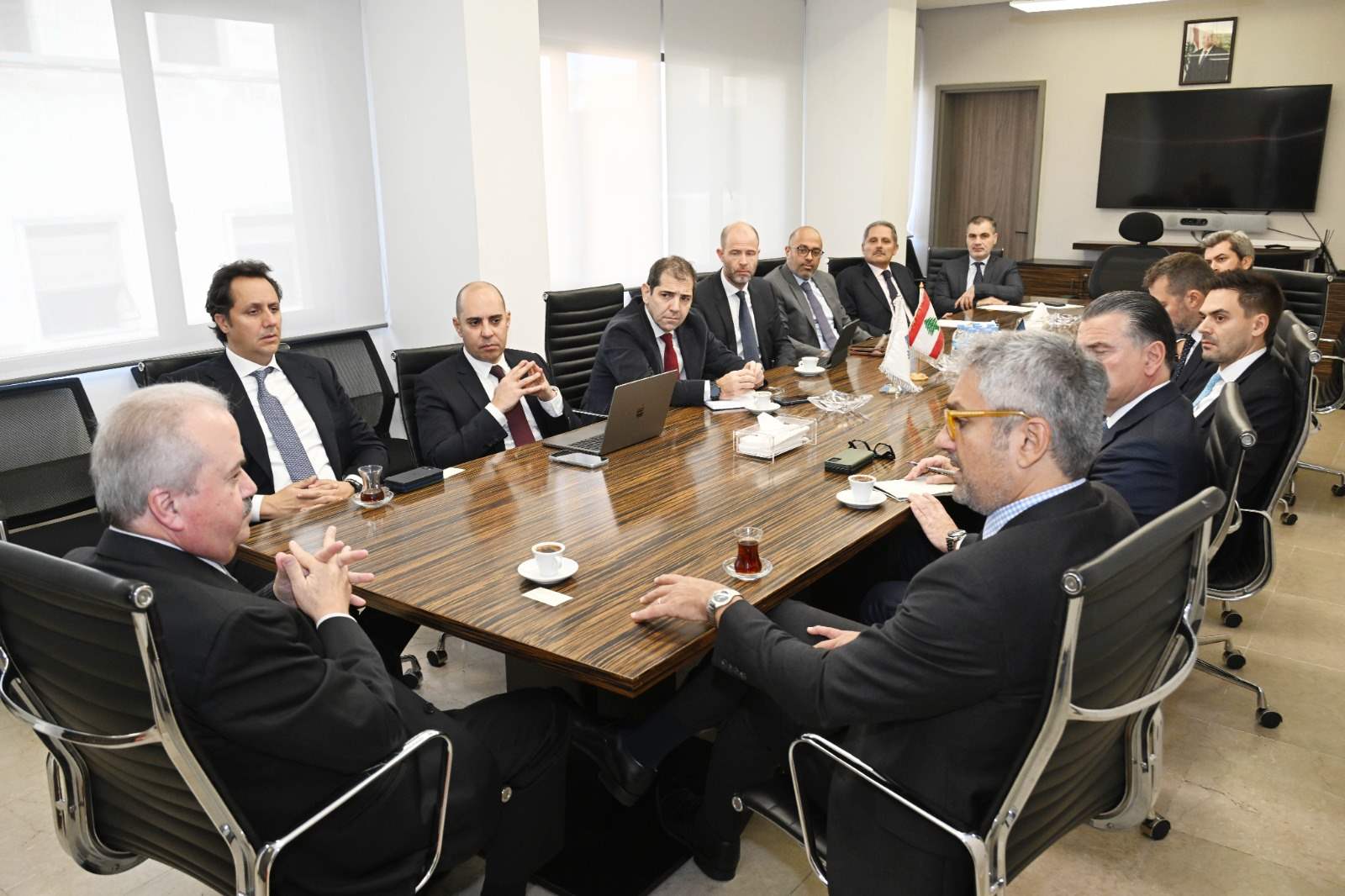 جابر أمام وفدي المصارف العالمية: لبنان يعيد ترتيب وضعه المالي رغم التجاذبات