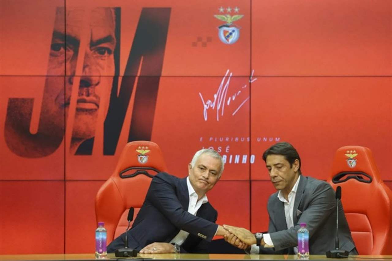 مورينيو يفتح تدريبات بنفيكا أمام المواهب 