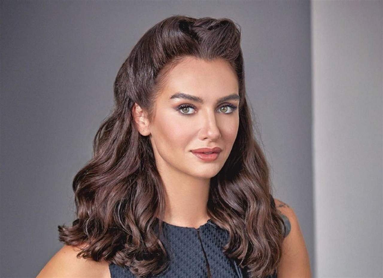 ضبط الممثلة بيرجى إكالاي تقود تحت تأثير الكحول… ومصادرة رخصتها فورًا