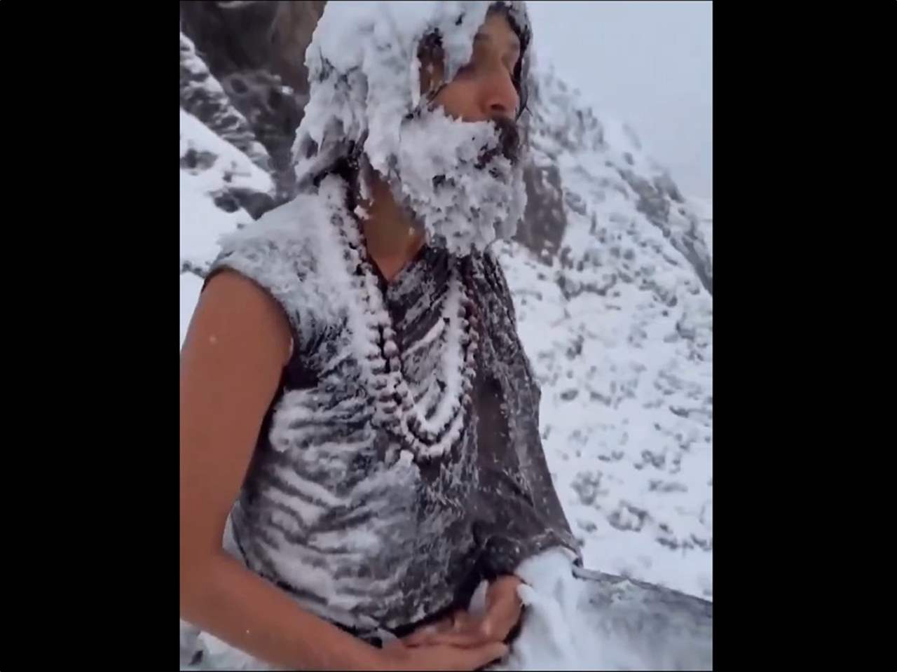 فيديو – مشهد مجنون .. يوغا وتأمل في حرارة -55