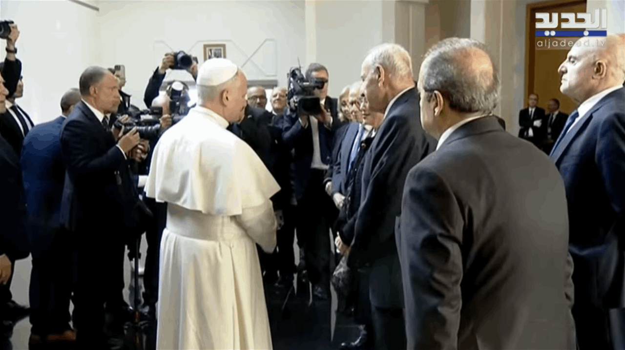 بدء مراسم وداع البابا في مطار رفيق الحريري الدولي - بيروت | شاهد البث المباشر 