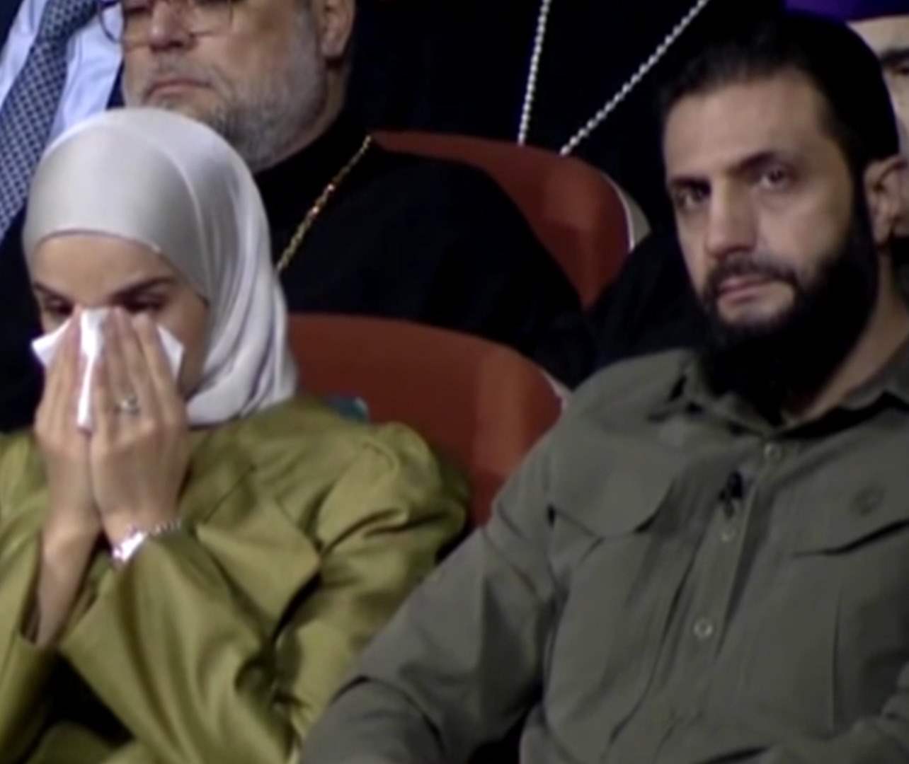 ابكى الشرع وزوجته.. من هو؟