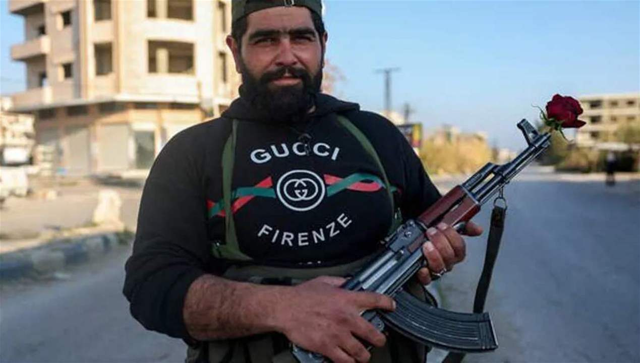 طيار البراميل المتفجرة في قبضة الامن السوري