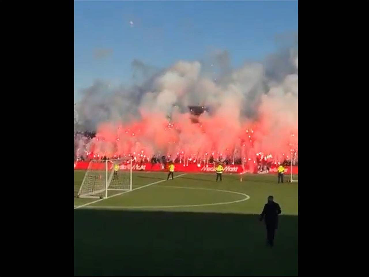 فيديو - شماريخ تُشعل تحضيرات فينورد للديربي