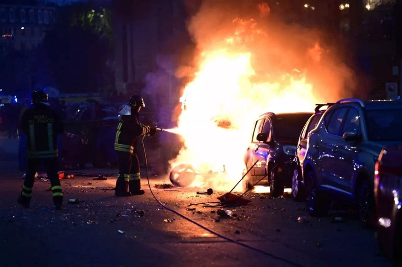 فيديو - عنف جماهيري يُشوّه مباراة إنتر ميلان