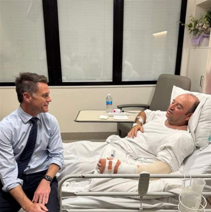 بعد هجوم سيدني.. رئيس الوزراء يزور أحمد الأحمد