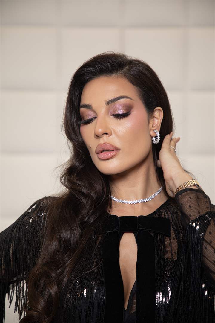 نادين نسيب نجيم تكشف مصير منع ولديها من السفر.. وتتحدث عن علاقتها بطليقها: "لو مش طايقين بعض منحكي"