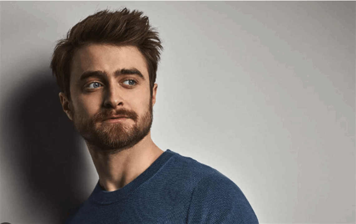 من هاري بوتر إلى الكوميديا..دانيال رادكليف يفاجئ الجمهور 