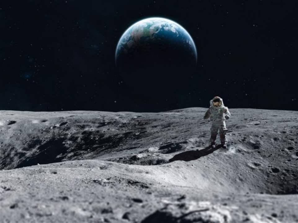 نووي على سطح القمر.. ترامب يتخذ القرار