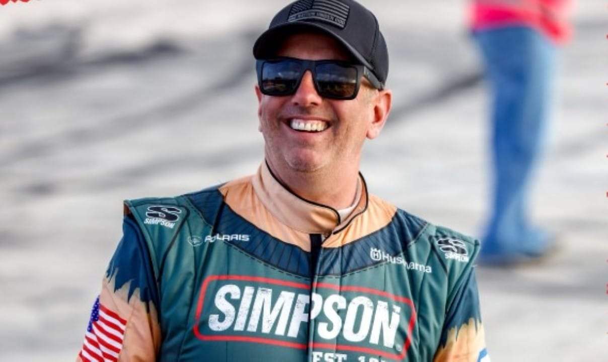 مصرع سائق ناسكار السابق جريج بيفل و6 آخرين بتحطم طائرة خاصة في أميركا