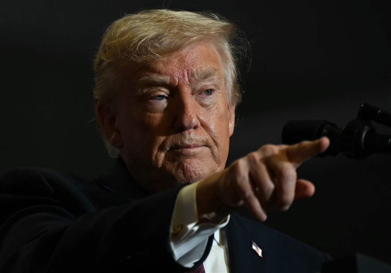 أول تعليق لترامب بعد الضربات على "داعش"  