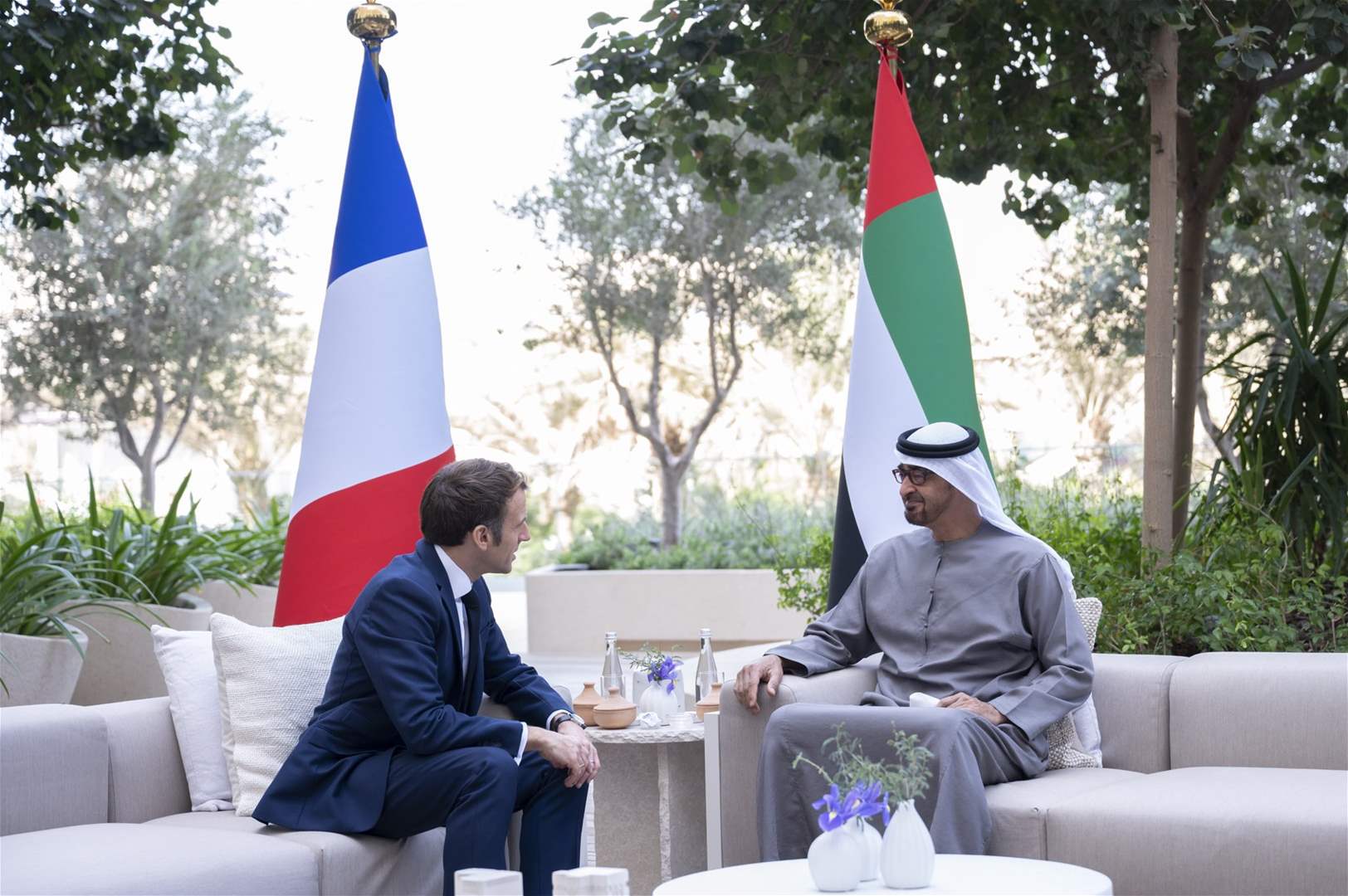 ماكرون في الإمارات للحصول على دعم في مكافحة المخدرات (فيديو)