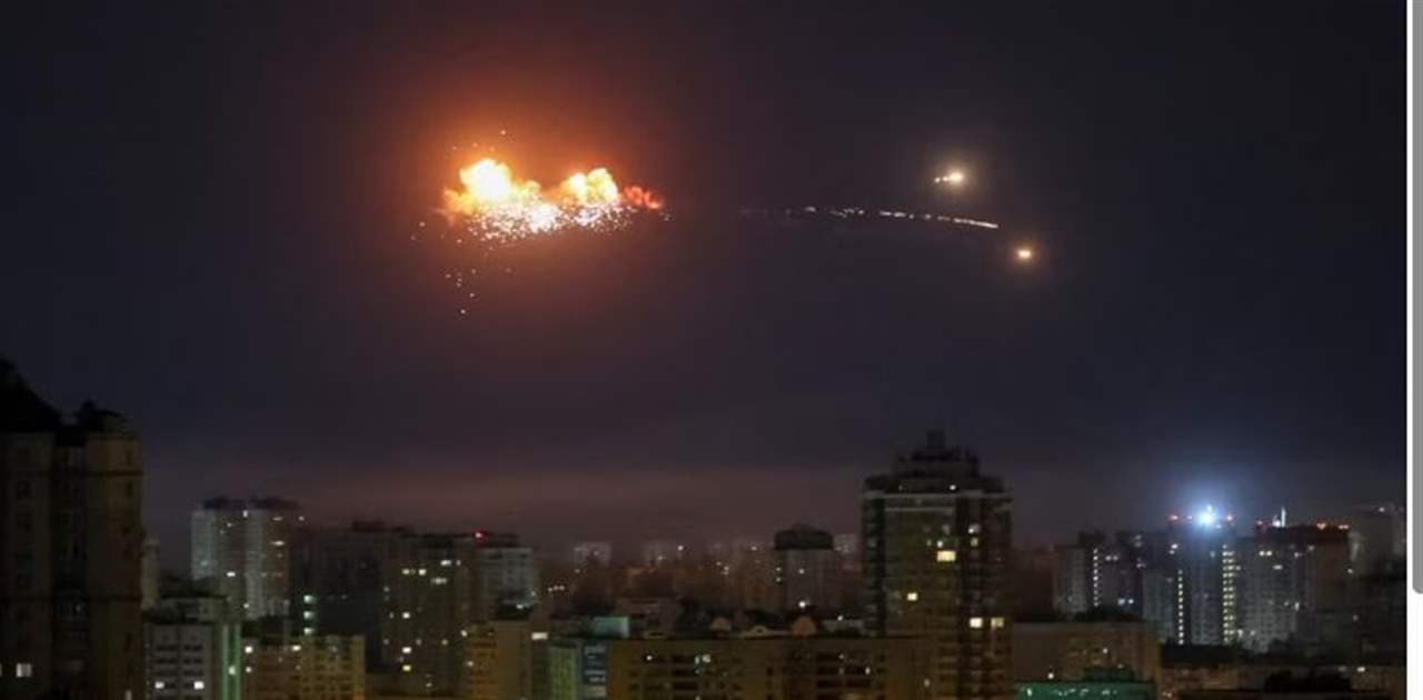 ليلًا.. روسيا تشنّ هجومًا بالمسيرات على كييف