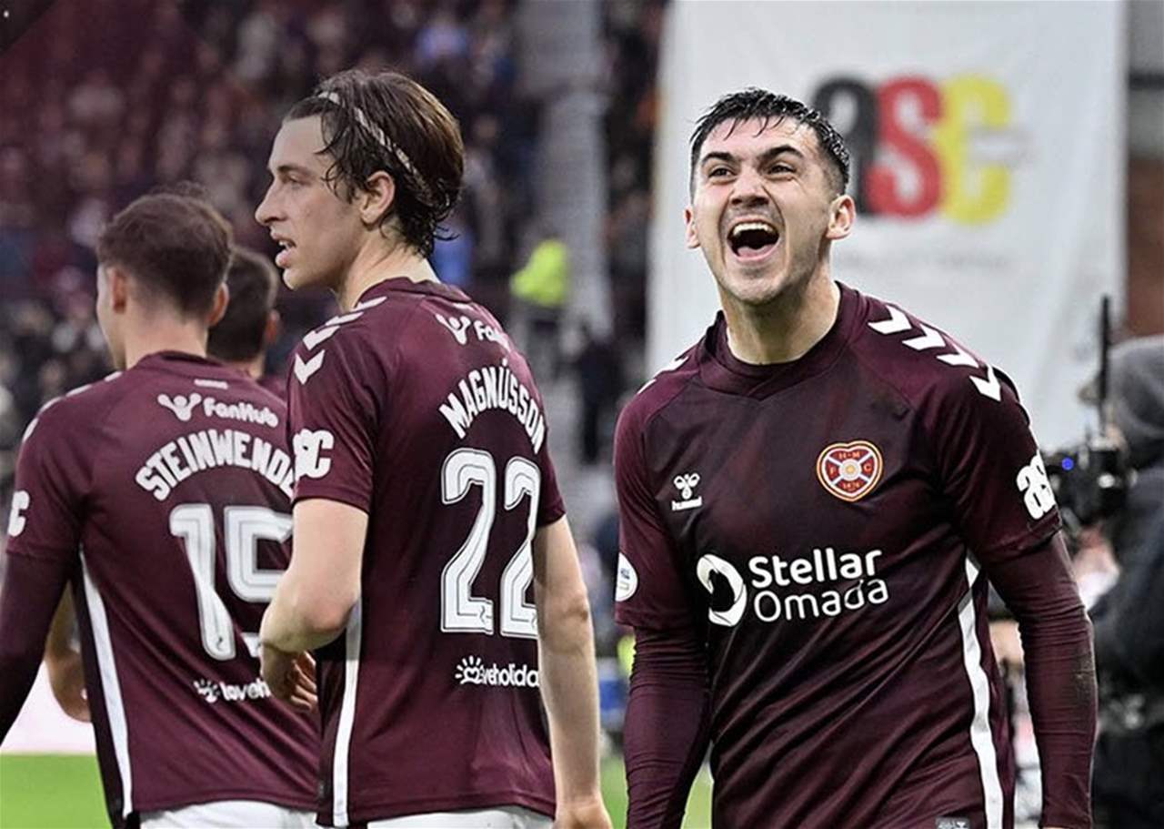 هارتس يشعل الدوري والحلم يقترب لأول مرة منذ 1960