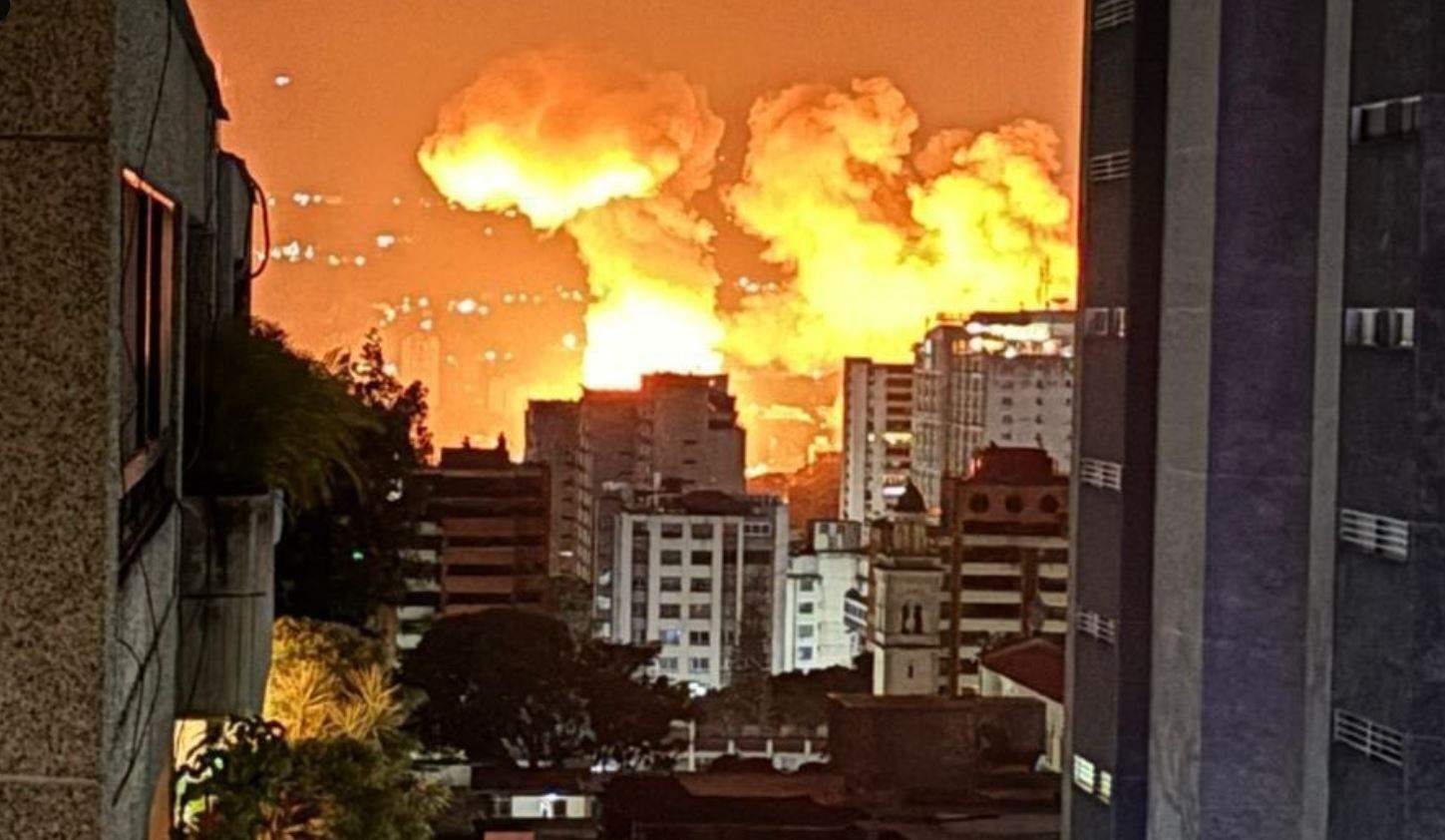 فنزويلا تحت القصف الأميركي.. ومادورو يعلن حالة الطوارئ