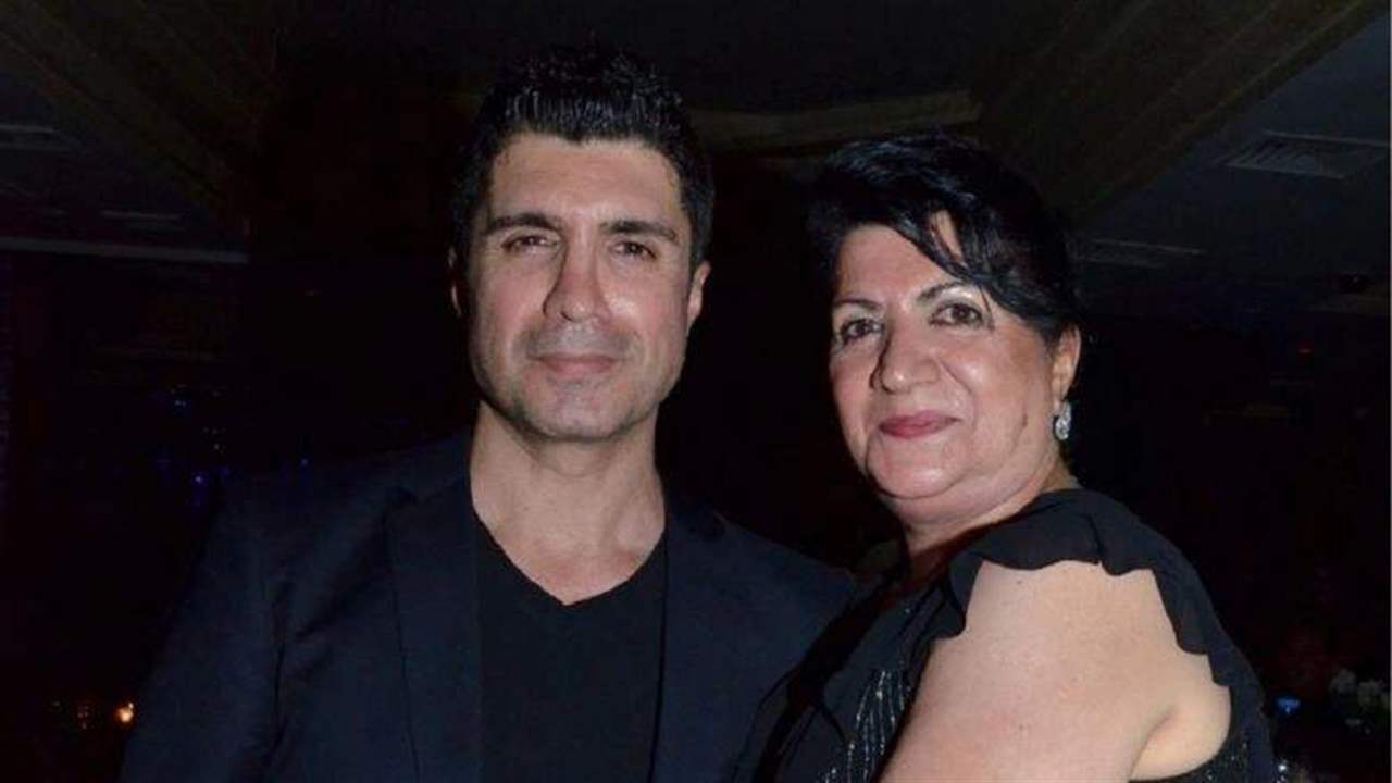 حرب كلامية مشتعلة بين  الممثل التركي أوزجان دينيز وشقيقته بسبب مرض والدتهما وزوجته في الواجهة 