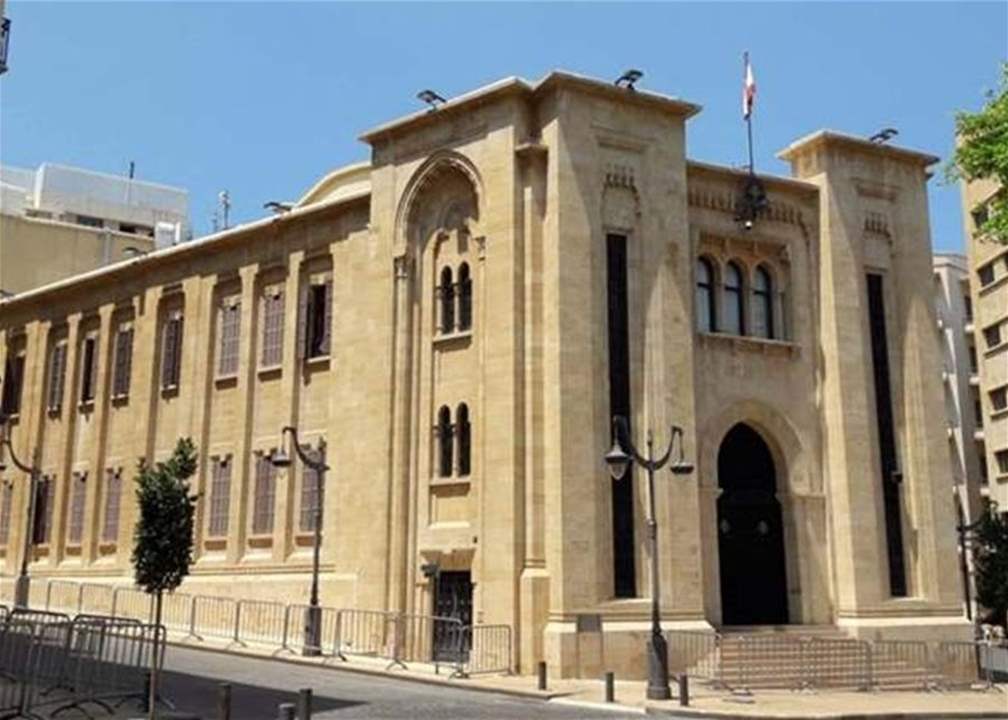 "تكتل الاعتدال" يترنح ونائب جديد ينسحب.. بصمات أبو عمر حاضرة!