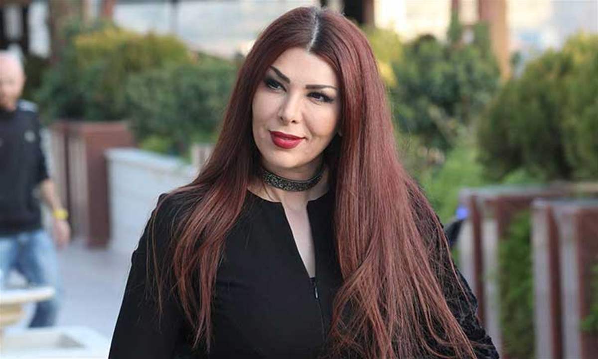 عبير شمس الدين تخرج عن صمتها وتواجه مطلقي الشائعات