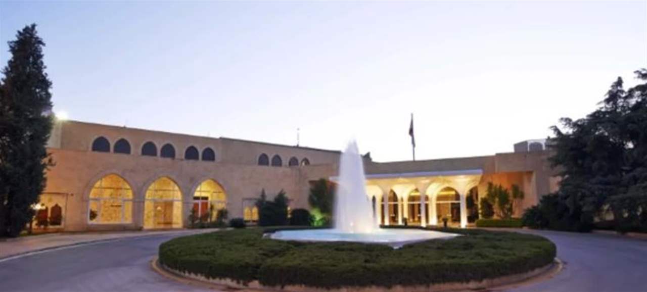 على خلفية السلاح.. هل اشتعلت بين الرئيس والوزير؟ - شاهد الفيديو