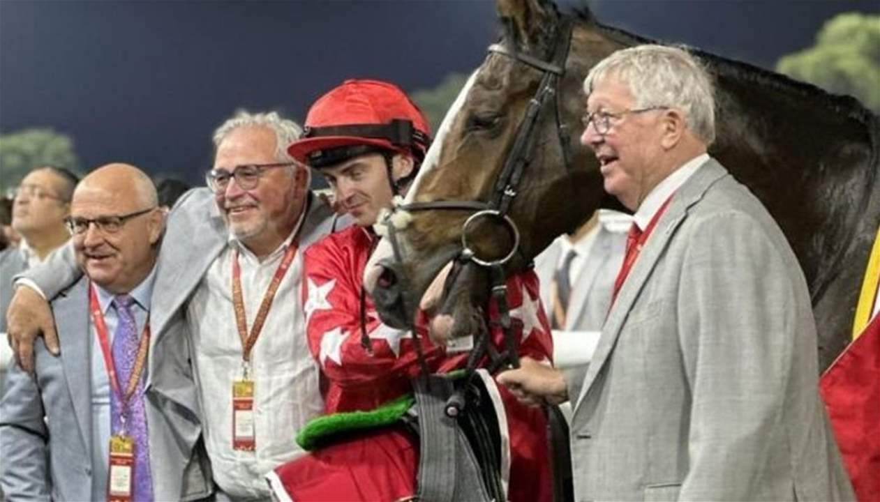 السير أليكس فيرغوسون حزين بسبب موت حصان