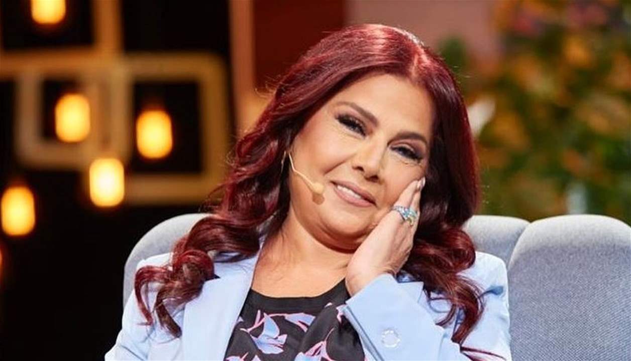 صباح الجزائري تقبل يد منى واصف وفيديو مؤثر يجمعهما يتصدر