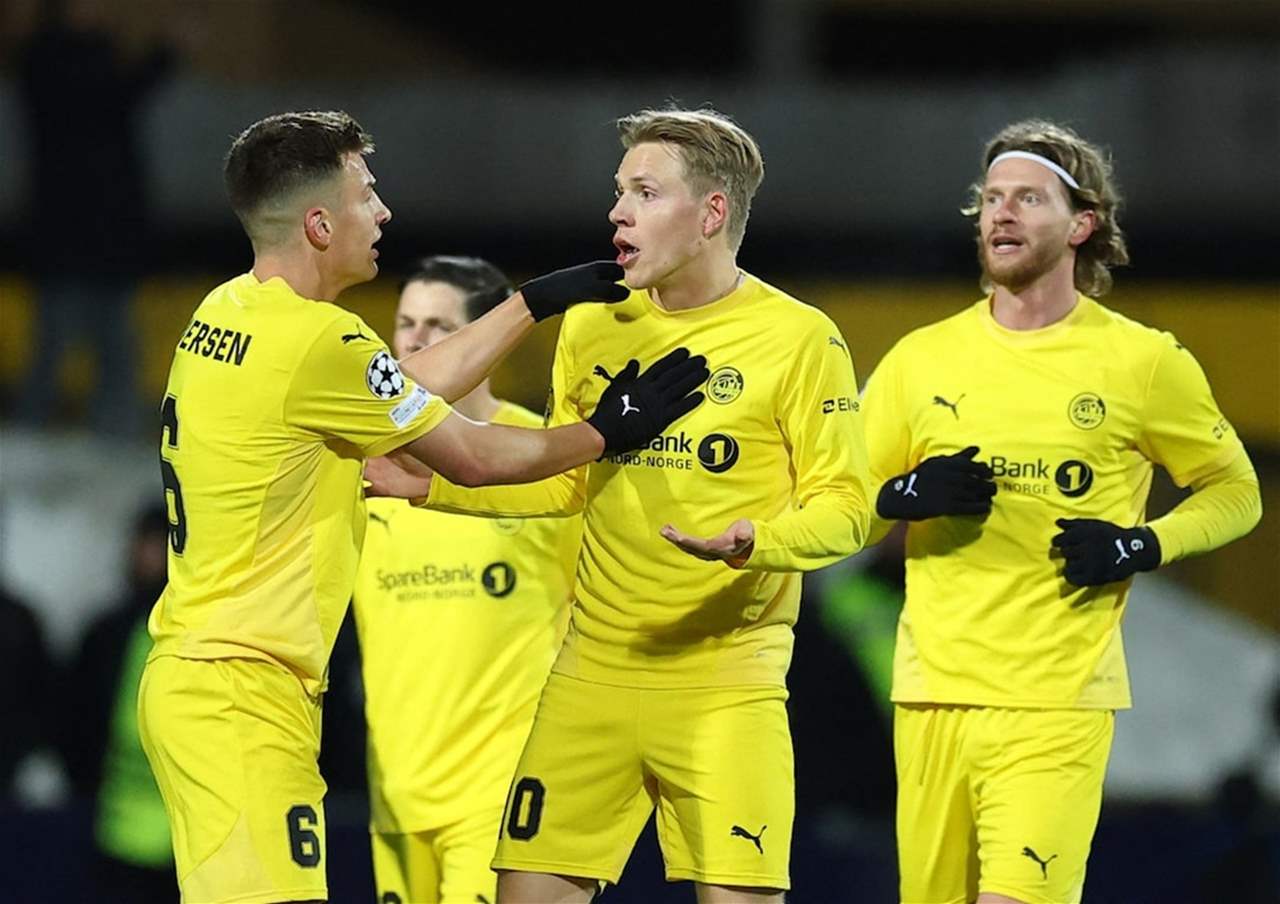 فيديو - مشجعو السيتي وبودو غليمت يتراشقون بالثلوج