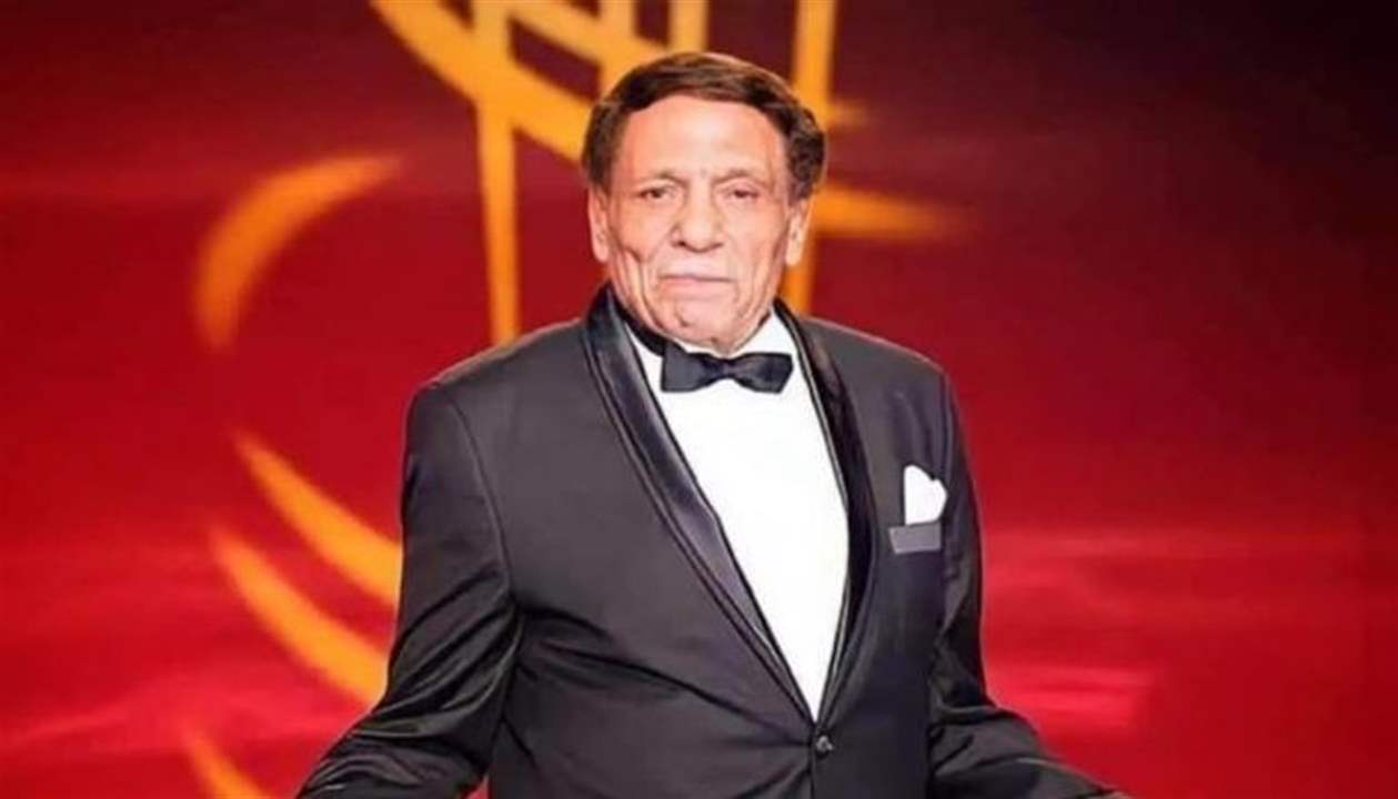 حقيقة نقل عادل امام إلى المستشفى… نقيب الممثلين يحسم الجدل