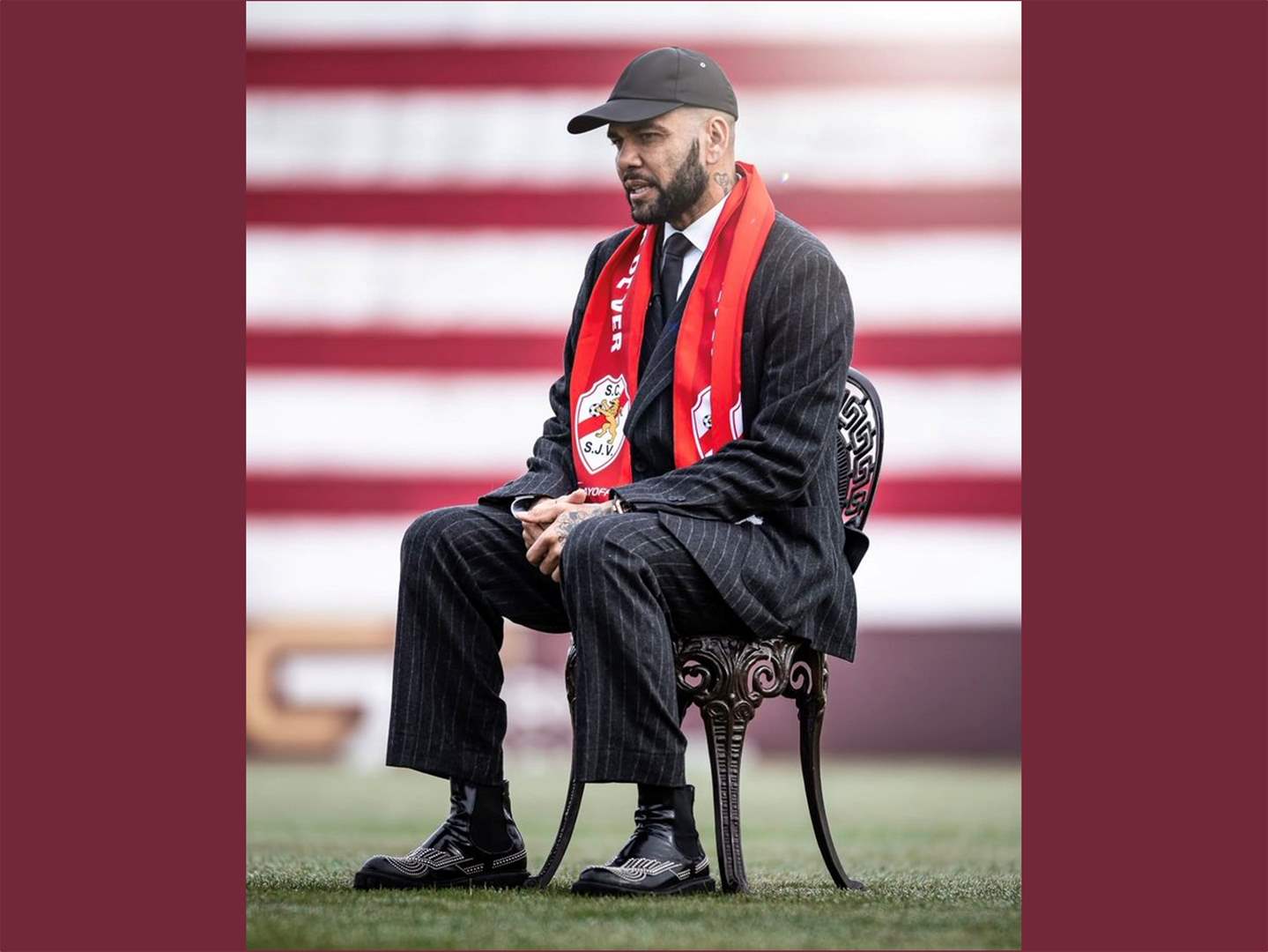 داني ألفيس شريك ولاعب في نادي برتغالي