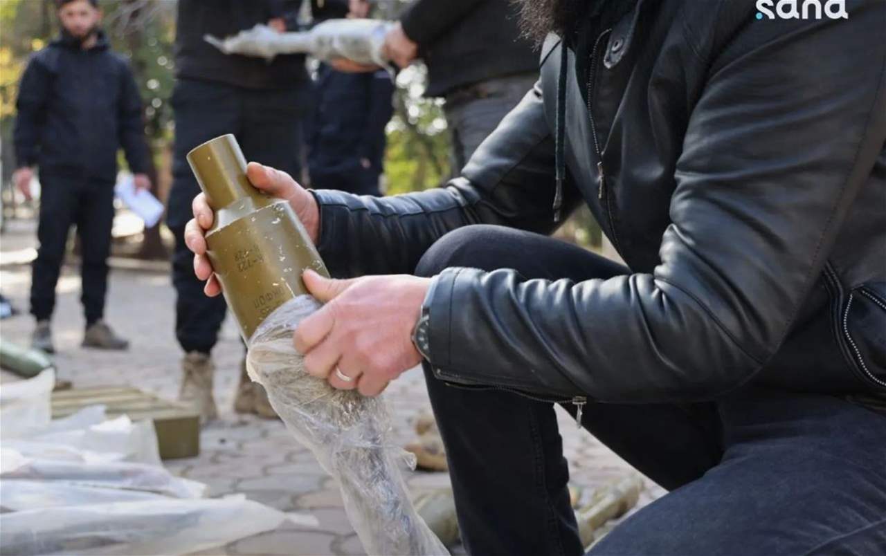 كانت متوجهة إلى لبنان.. سوريا تضبط شحنة أسلحة! (صور) 