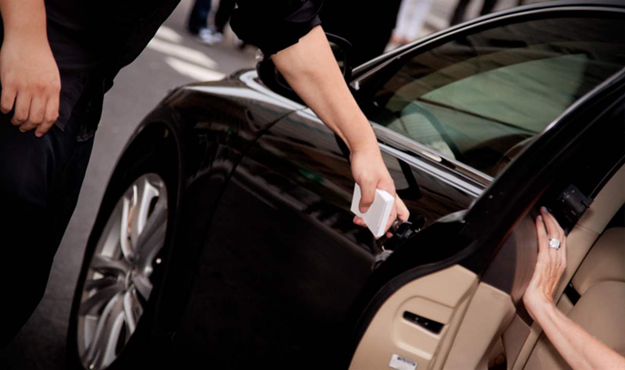  تسعيرة جديدة لـ"الفاليه باركينغ".. كم بلغت؟ 