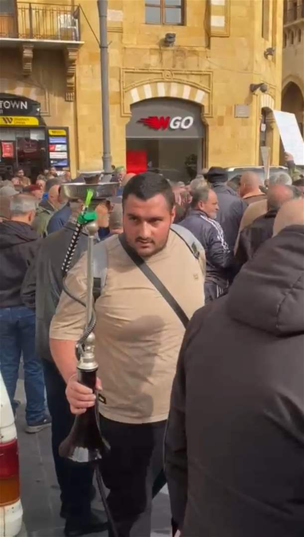 احتجاجات و"أرجيلة" (فيديو)