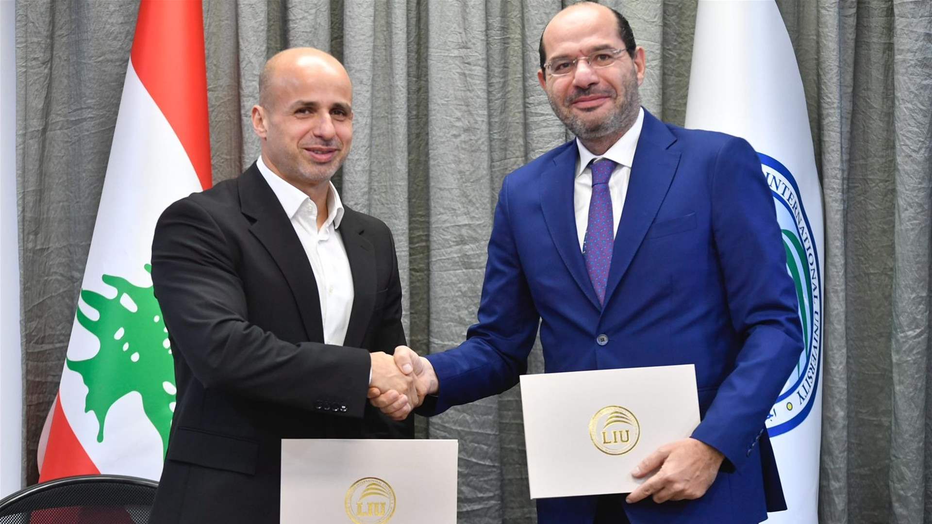 "الإنسان هو الاستثمار الأسمى".. مراد خلال حفل توقيع بروتوكول تعاون: صندوق الزكاة يحفظ الكرامة