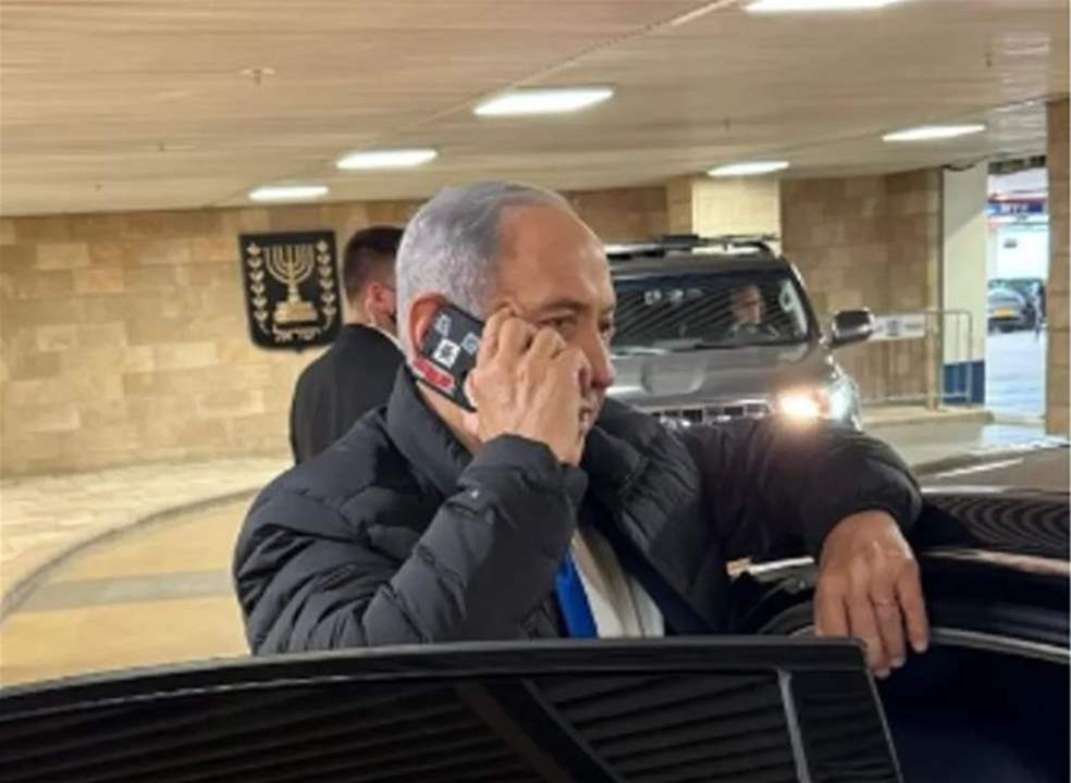 نتنياهو يغطي كاميراته (صورة)