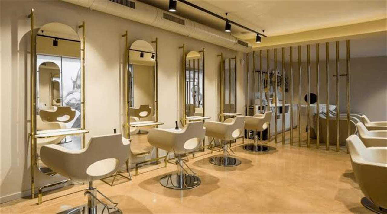 في الجنوب.. أعمال مخالفة داخل مركز تجميل