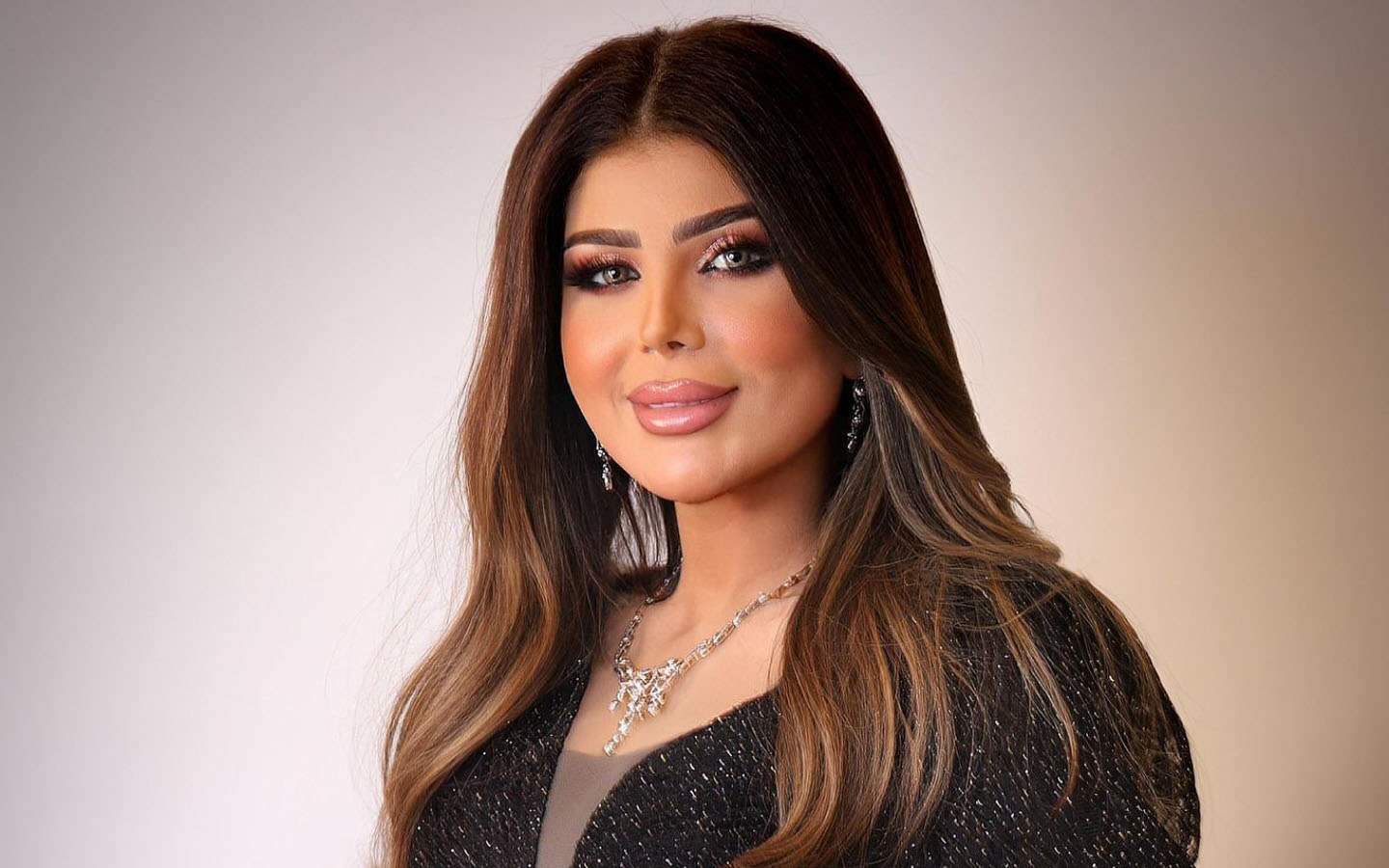 الهام الفضالة ترتدي الحجاب بعد خروجها من السجن.. هل اعلنت اعتزالها؟