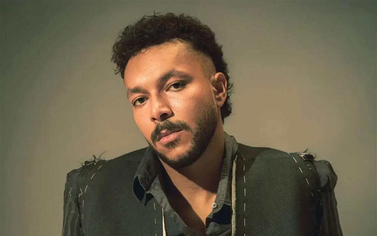 بعد حذف منشوراته… ويجز ينفي اعتزاله الغناء رسميًا